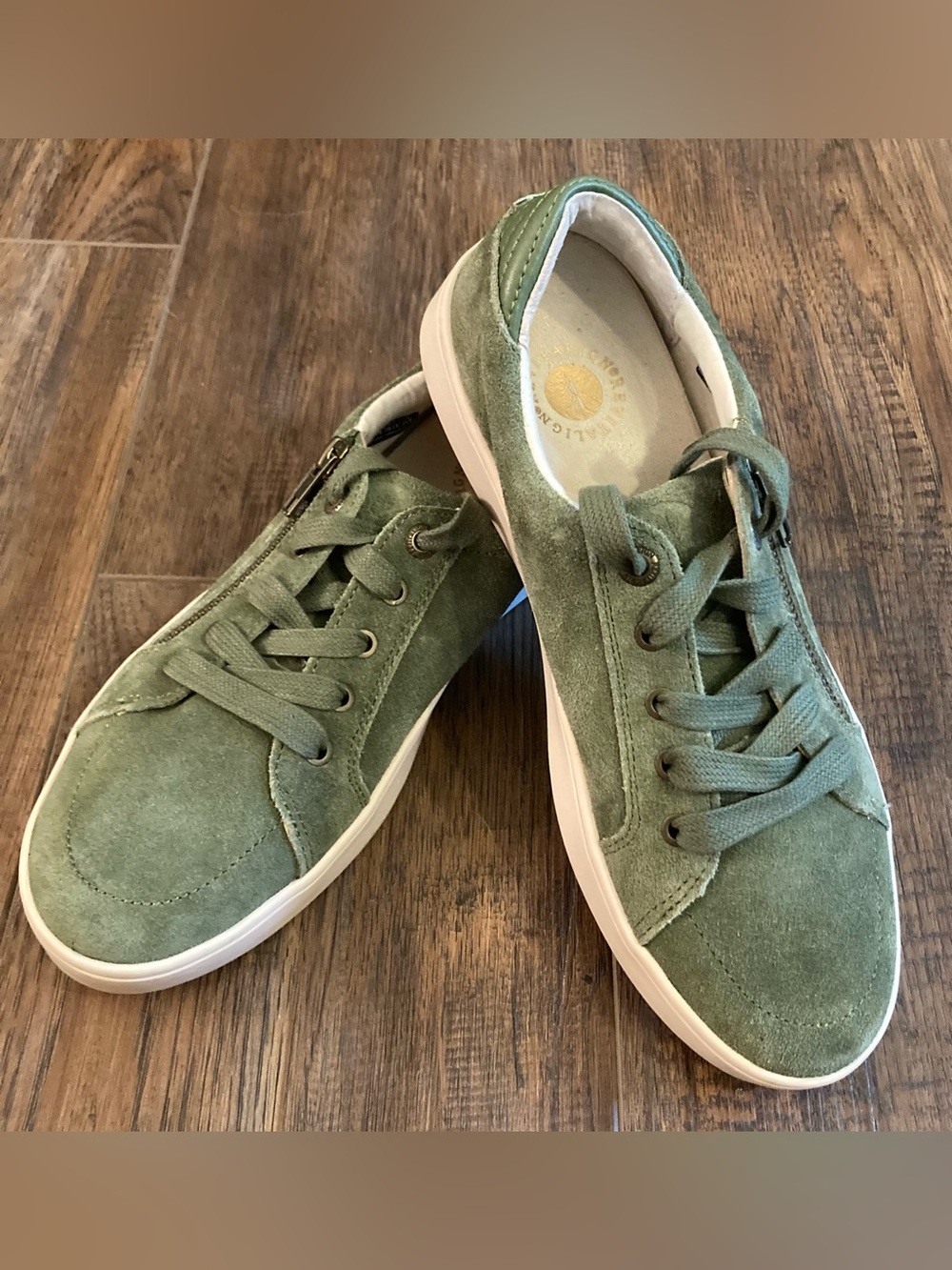 Revitalign Women’s Wrigley Sneaker